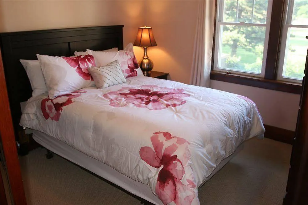 Bed and Breakfast Niagara Grandview Boutique Hotel